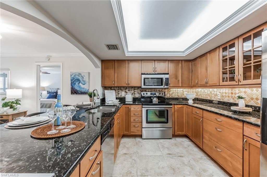 5633 Turtle Bay Dr – photo 2