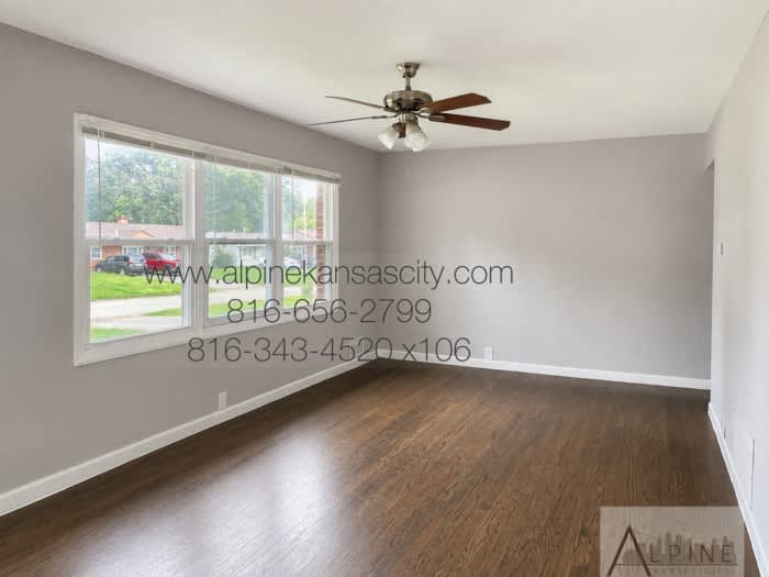 10731 Cambridge Avenue – photo 2