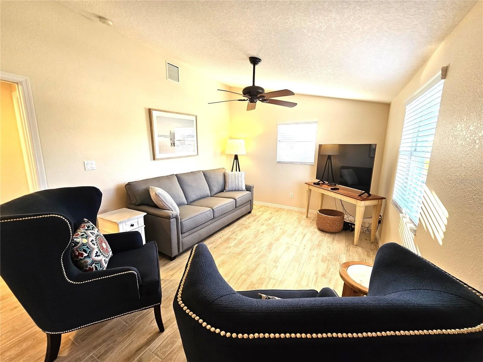 1153 CLARK Street – photo 4