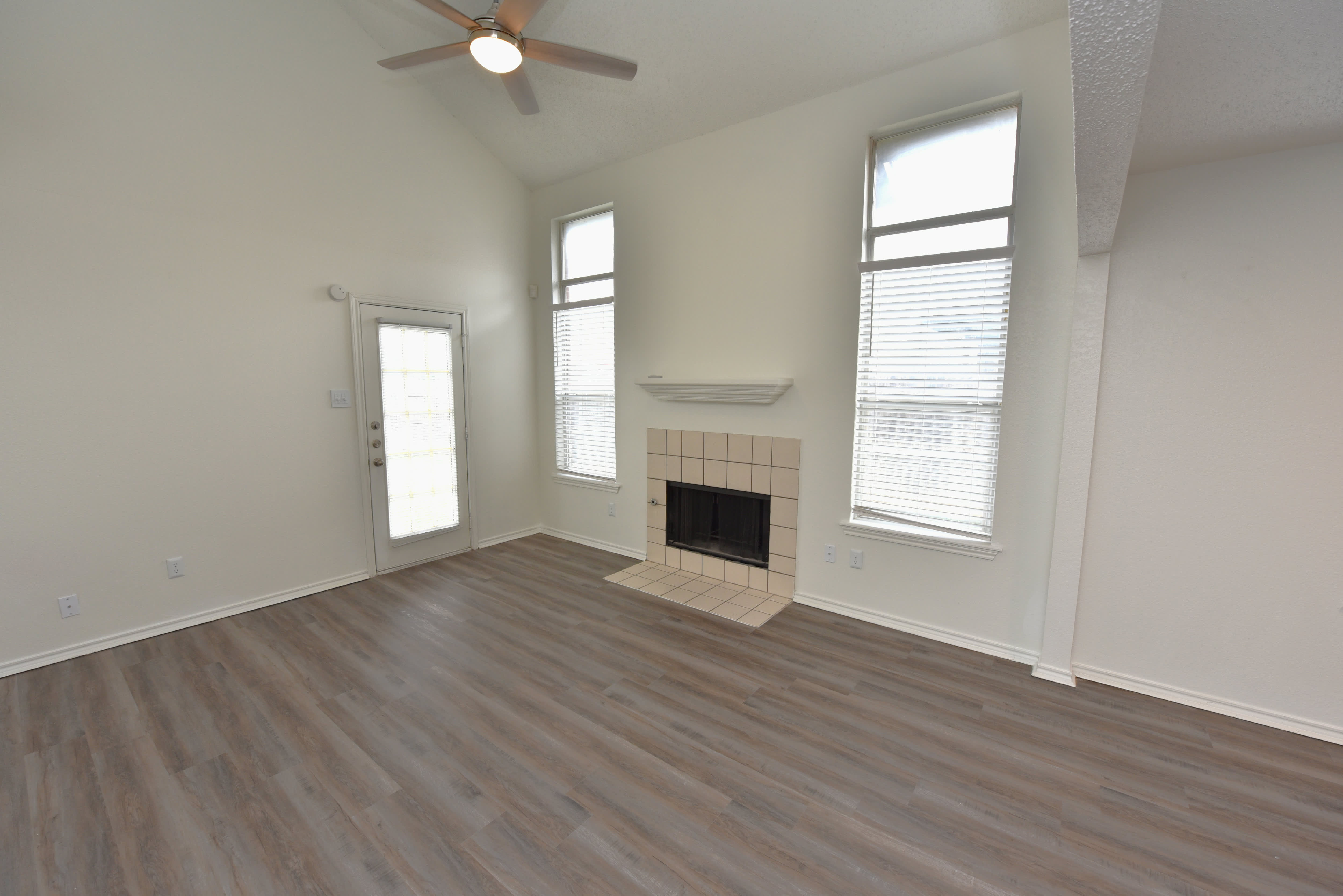 Yorkshire Village Apartments – photo 1