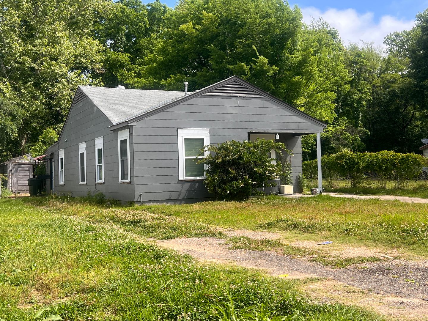 3 Bedroom 1 Bath Rental – photo 1