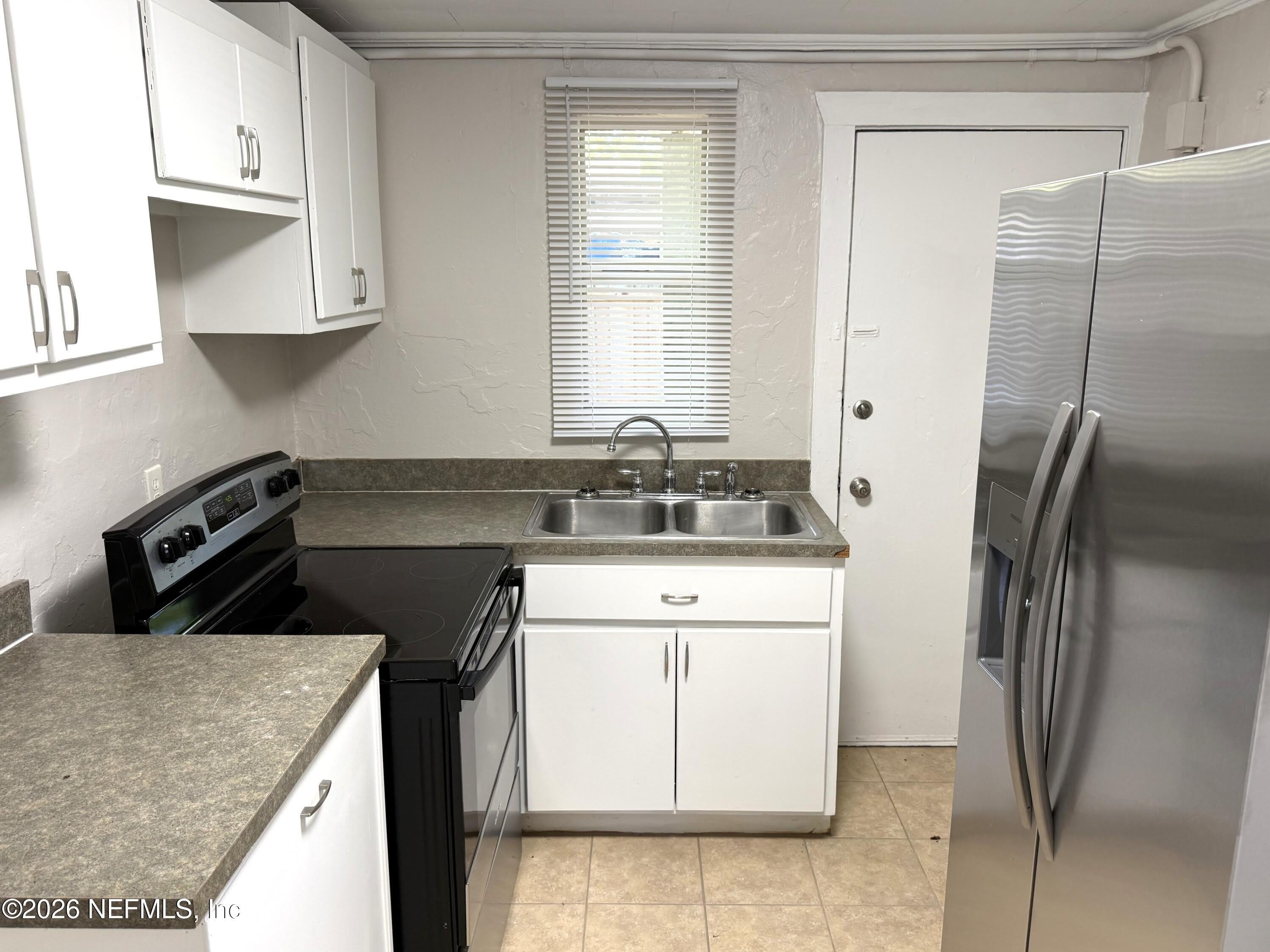 5616 ATLEE Avenue – photo 2