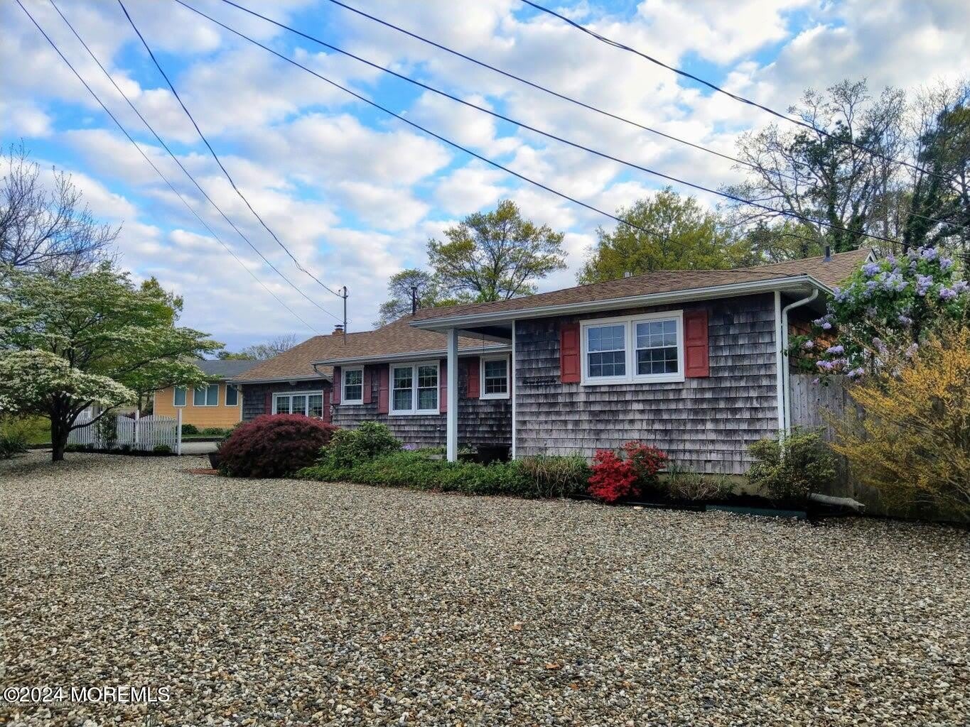 1176 Fern Street – photo 2