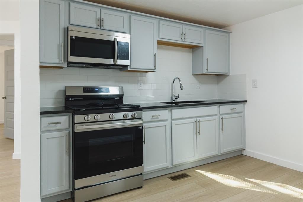 2412 SE 47th Street – photo 5