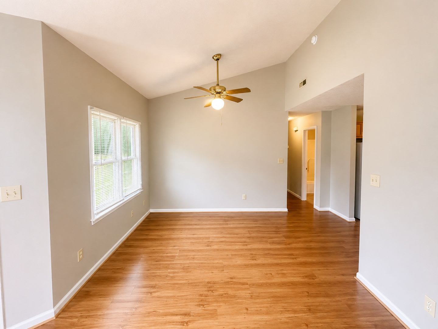 633 Winthrop – photo 3