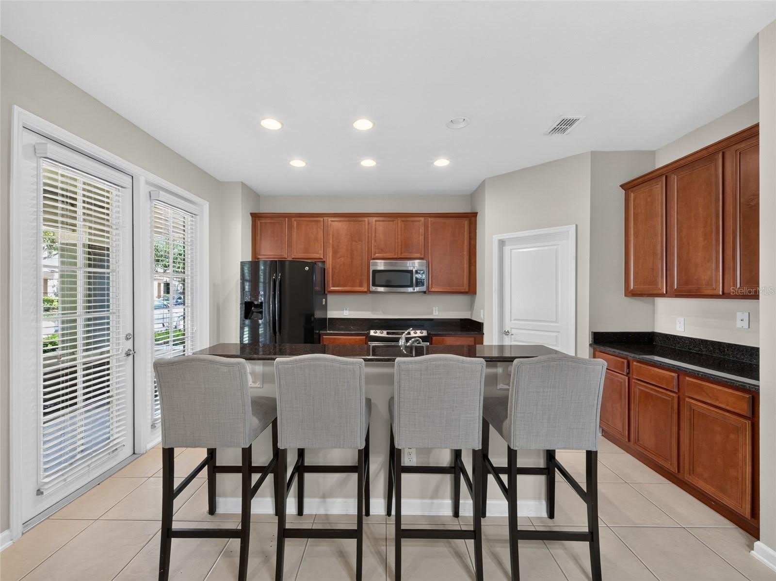 7735 FAIRGROVE Avenue – photo 4