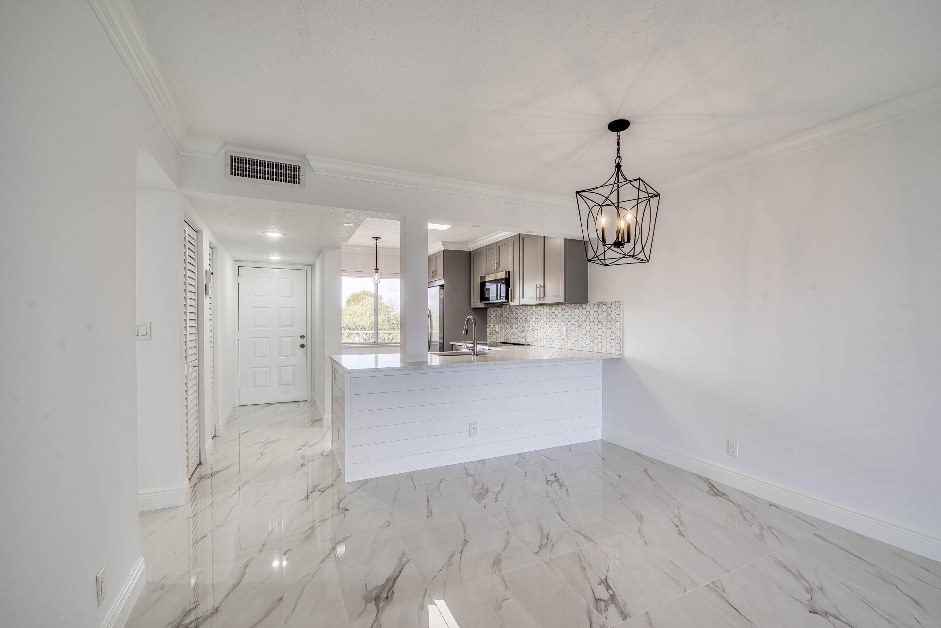 6795 Huntington Lane – photo 4