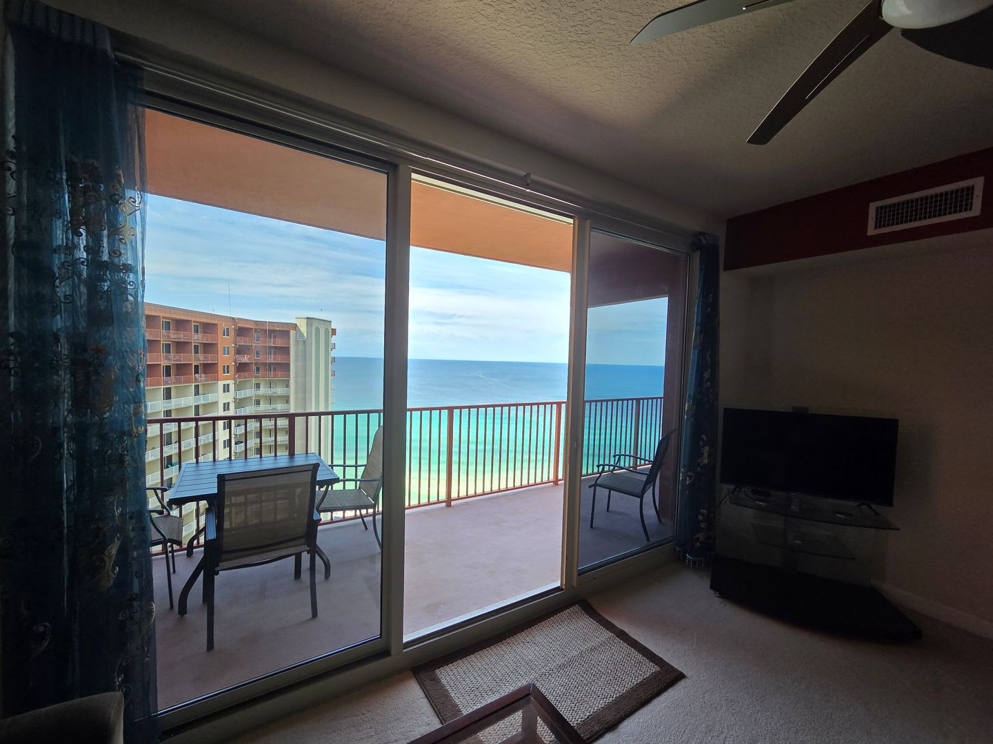 Gulf-Front Penthouse Living at The Shores of Panama – 1 Bed, 2 Bath Fully Furnished Condo! – photo 4