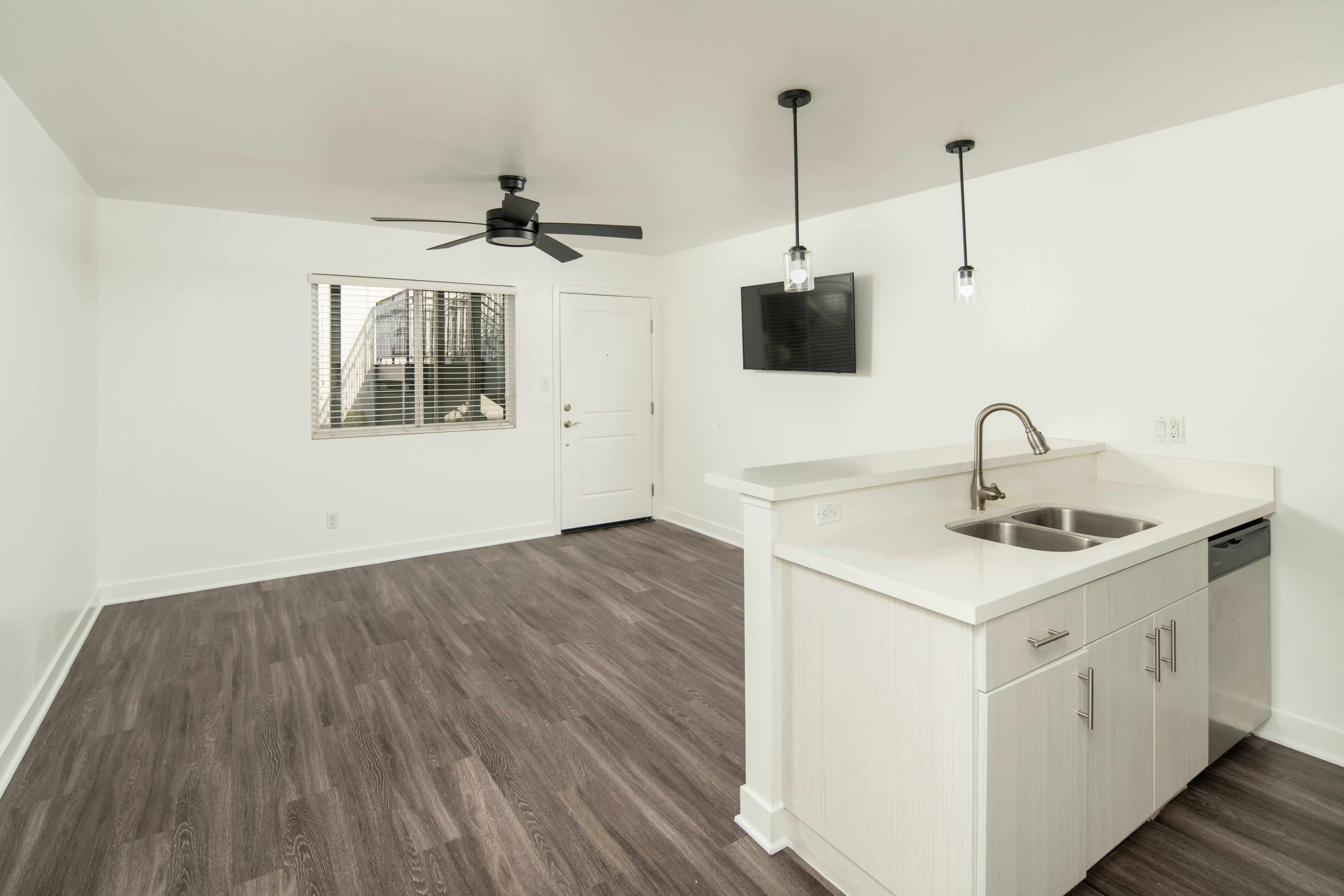 5826 W Campbell Ave – photo 4