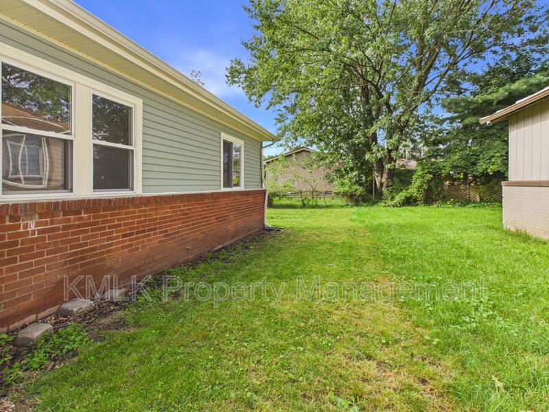 1624 Merrill Ave – photo 2