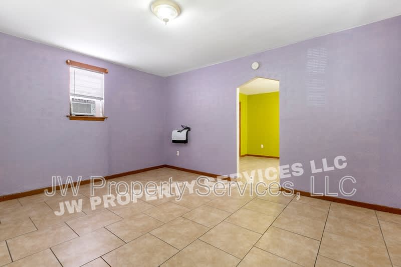 2633 Governor Nicholls – photo 3