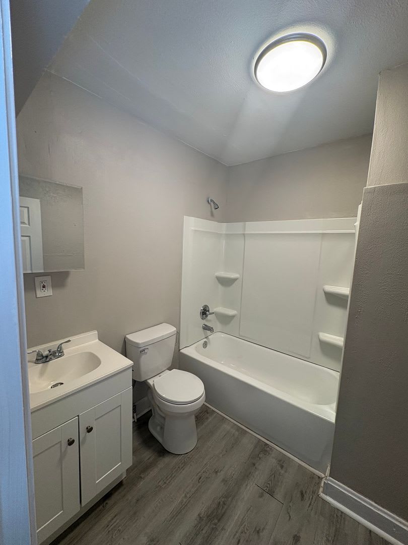 Rent Special Free 65 Tv At Move In Spacious 3 Bed 2 Bath Home In Prime Kansas City Location Near Plaza Brookside – photo 5