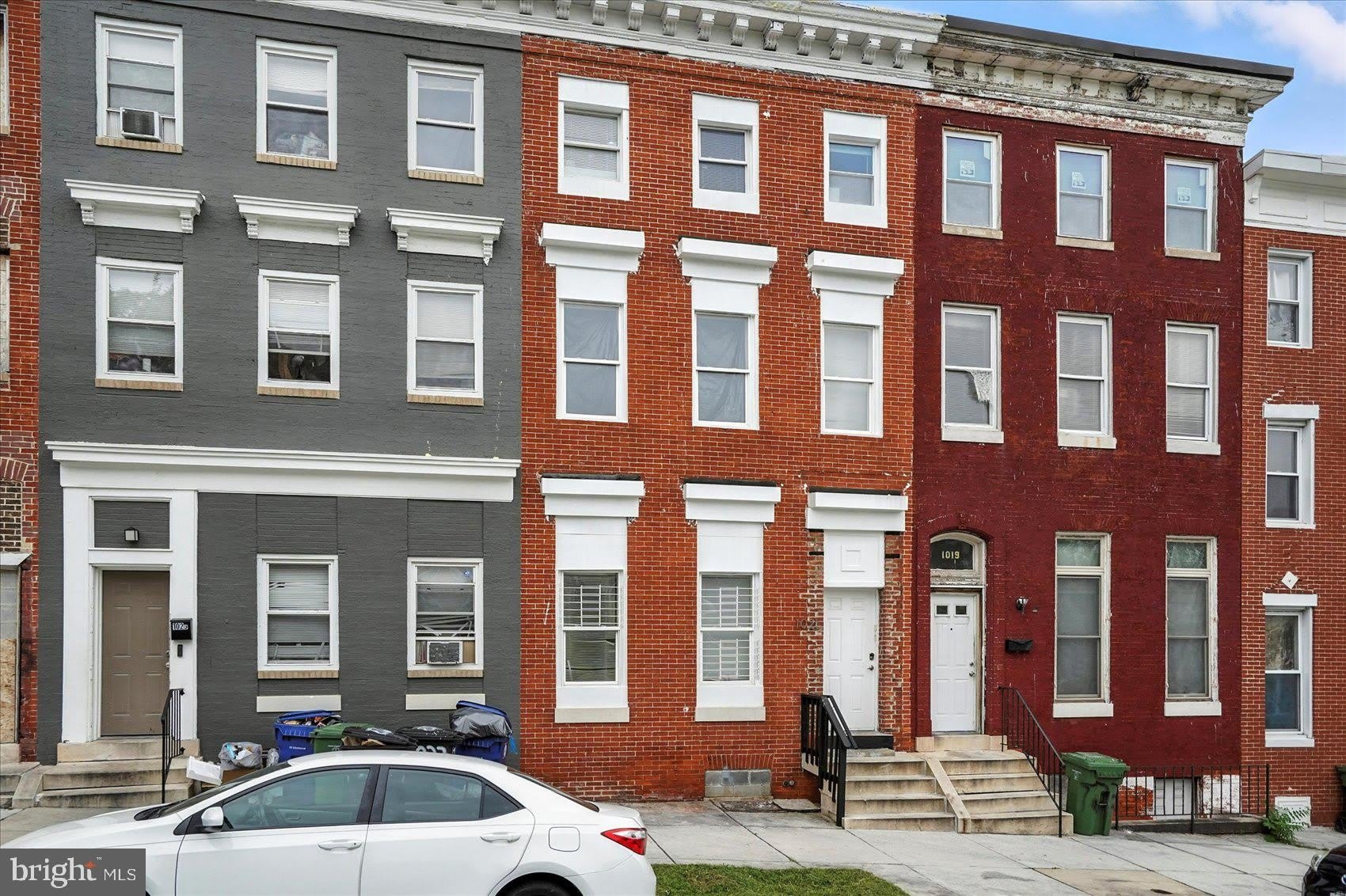 1021 N CAROLINE Street – photo 2