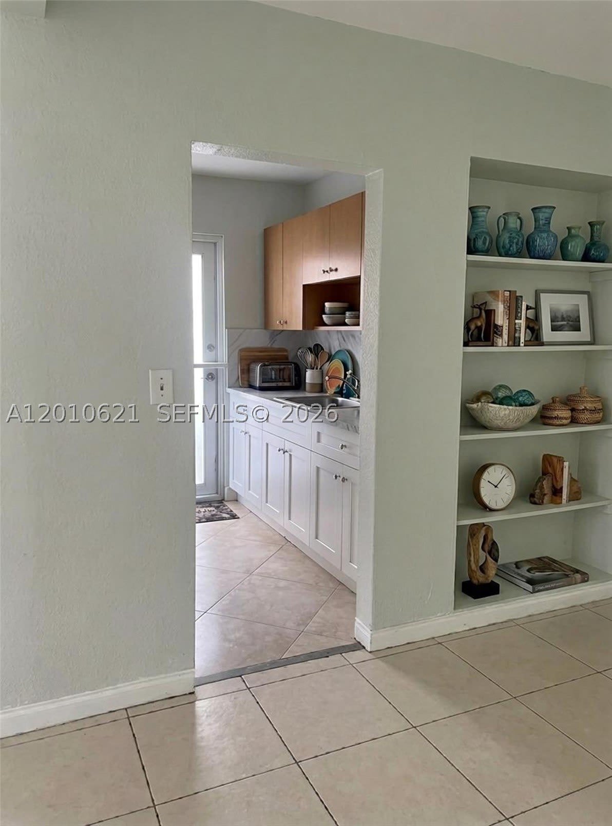 2412 SW 11th St – photo 5