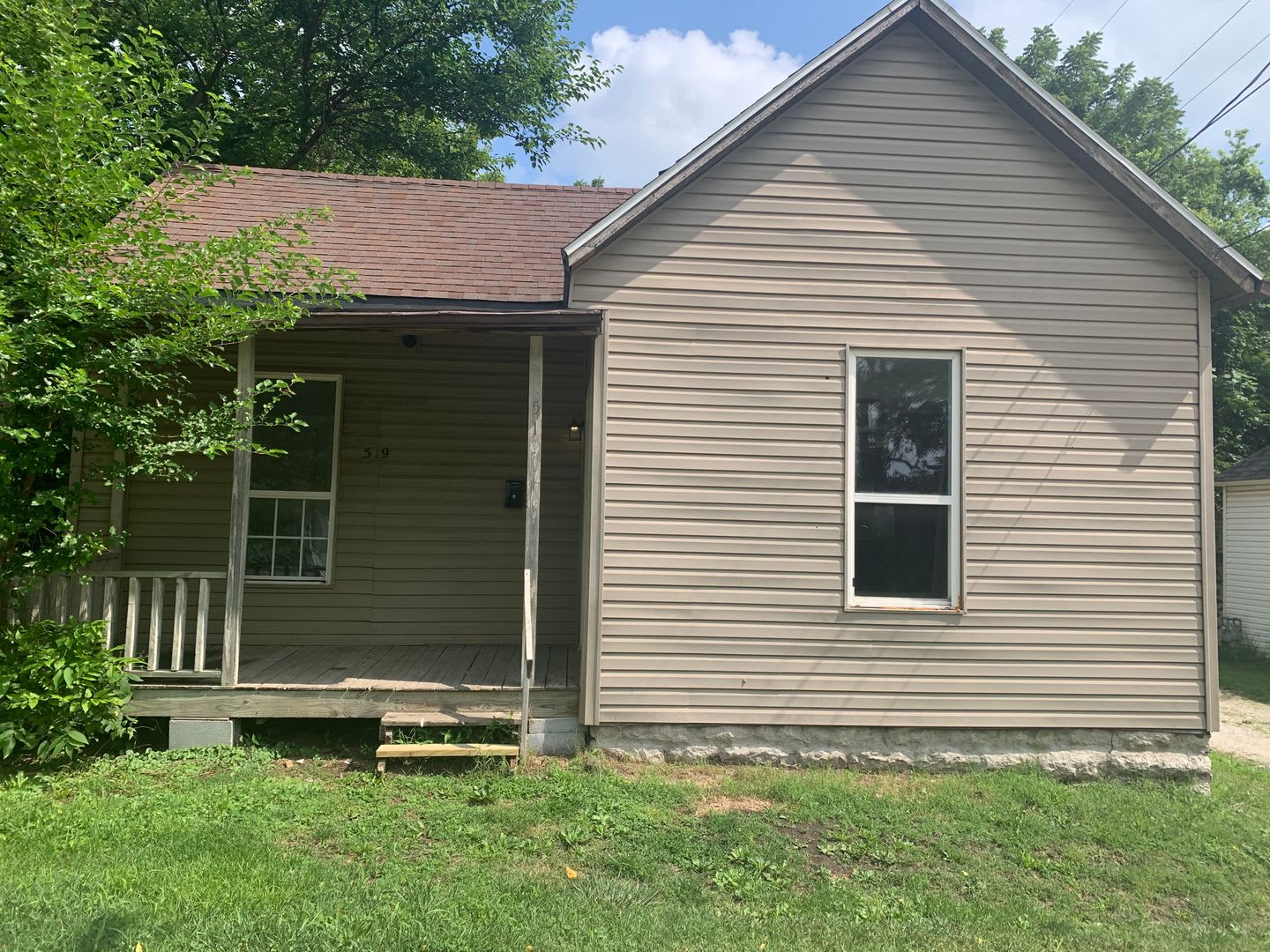 Recently Remodeled 2 Bedroom 1 Bathroom Home – photo 1