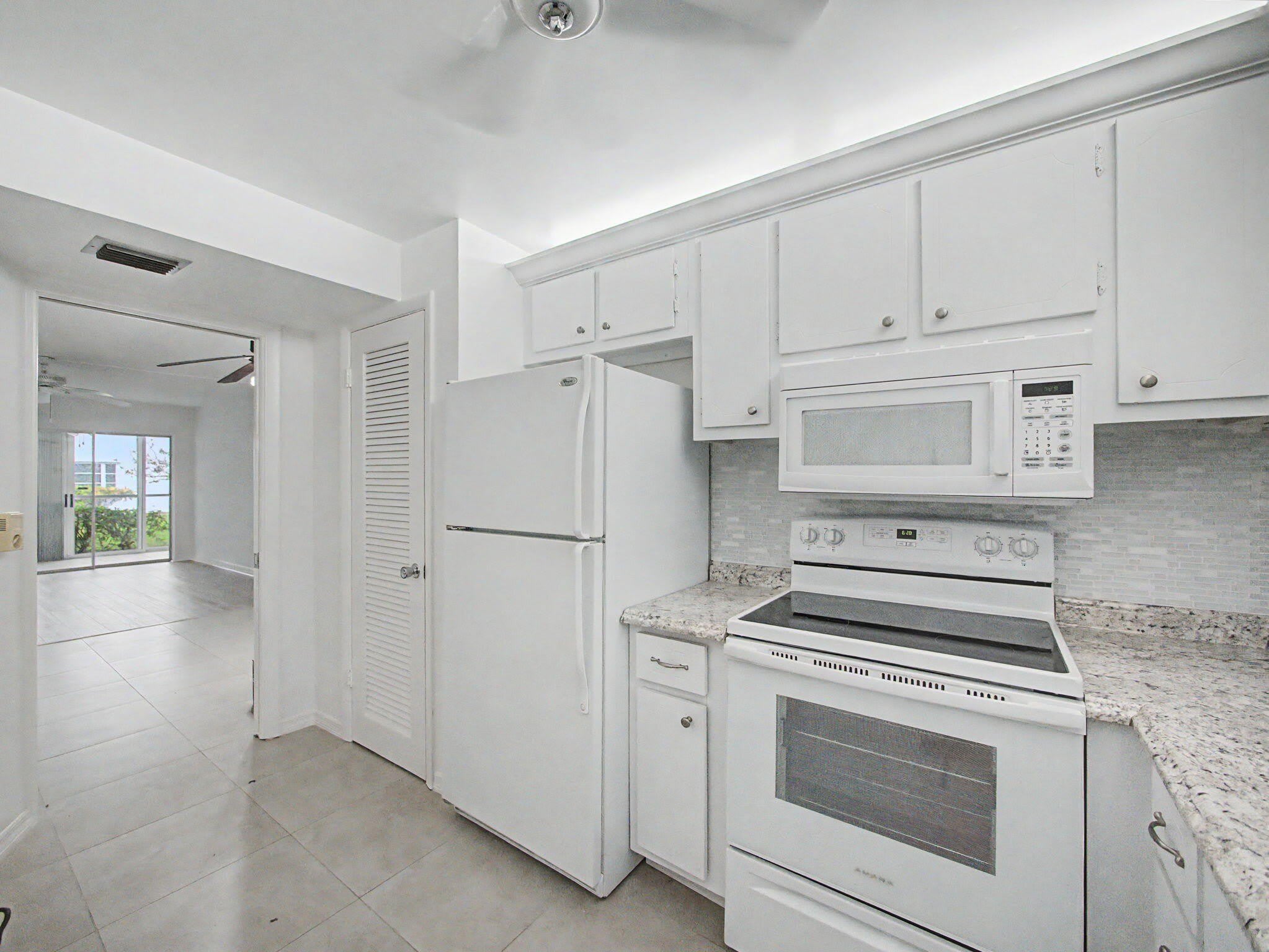 3 Westwood Avenue – photo 4