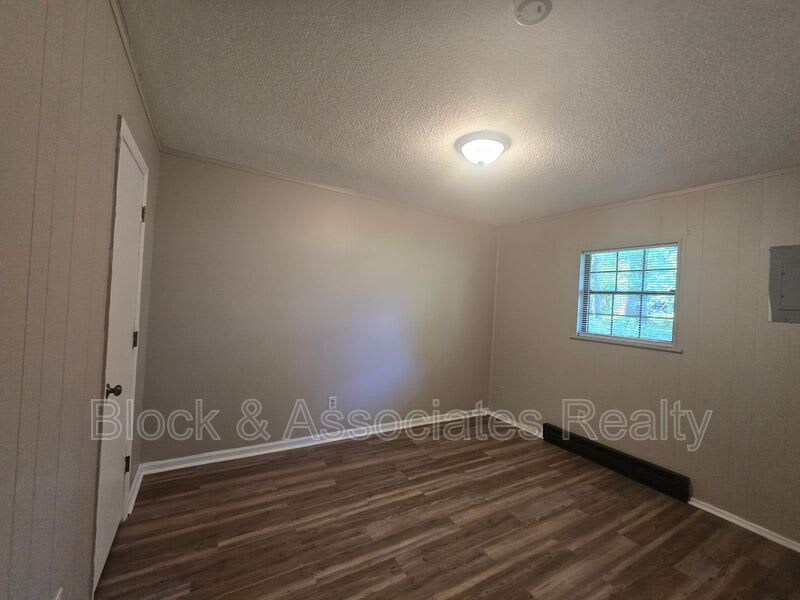 208 Julian Ave – photo 4