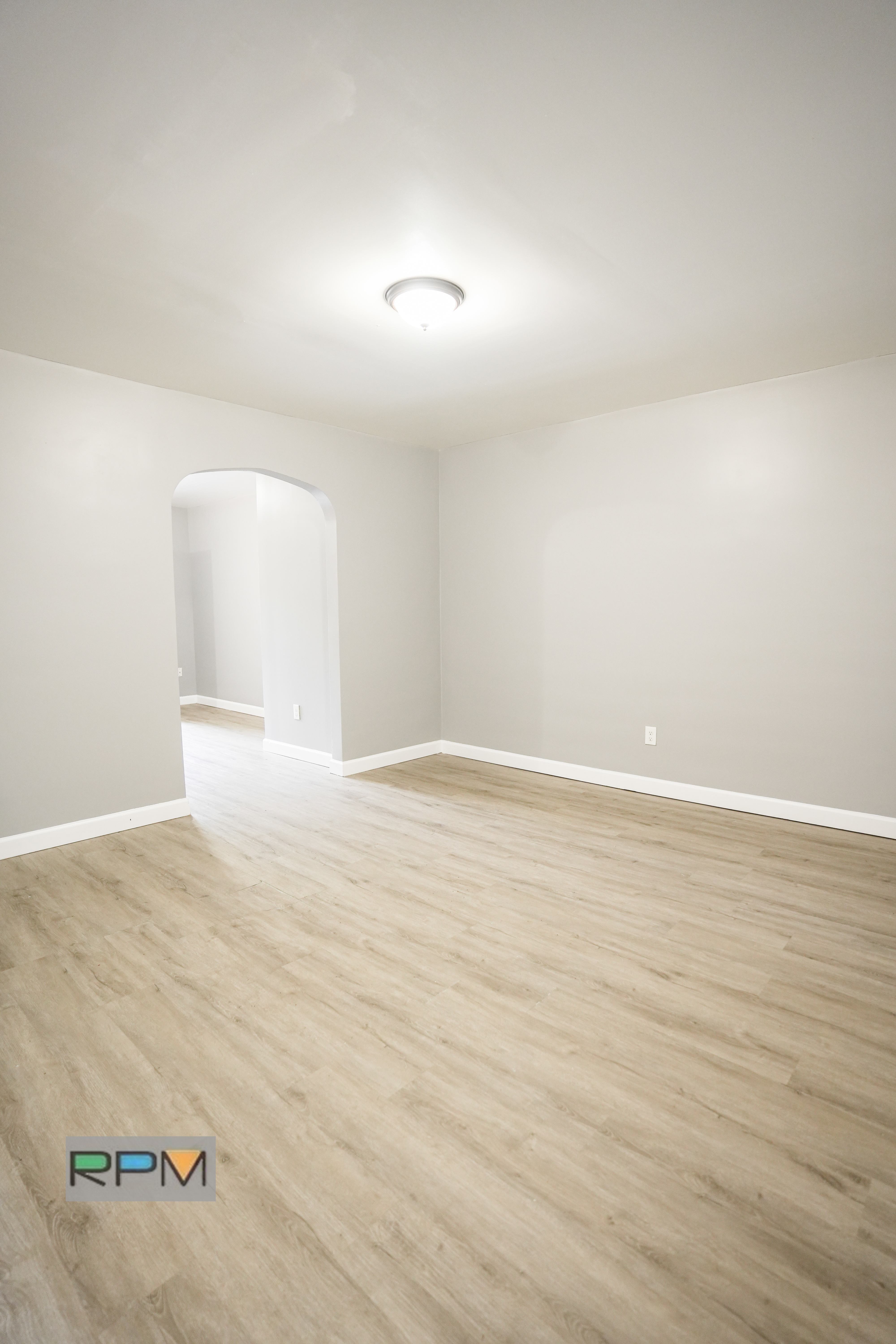 3831 Brooklyn Ave – photo 3