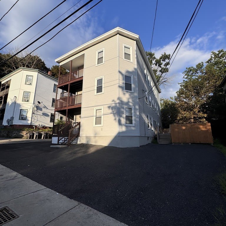 77 Oak St – photo 1
