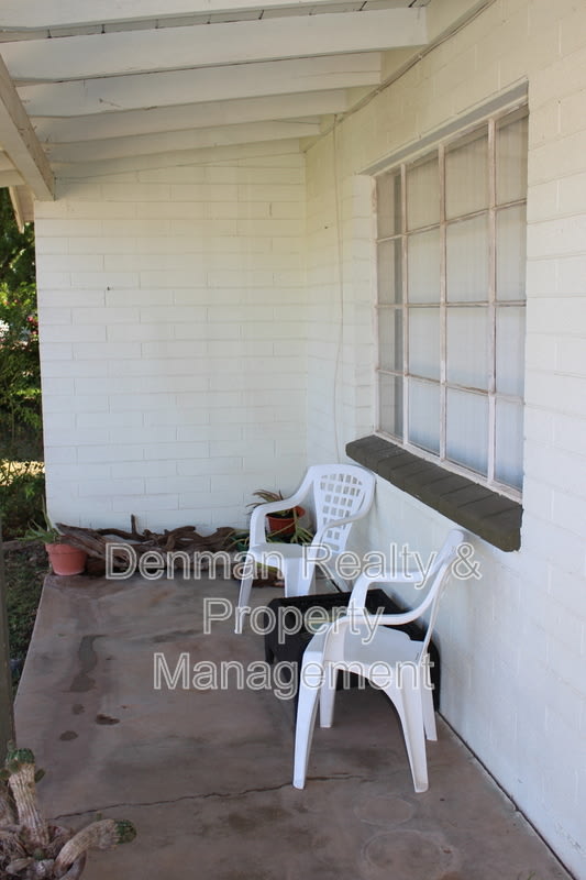 910 S. Una Avenue – photo 3
