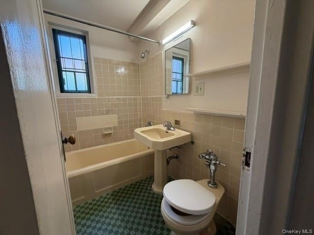 1558 Unionport Road – photo 1