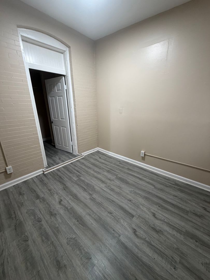 519 S Liberty St Apt 6 – photo 2