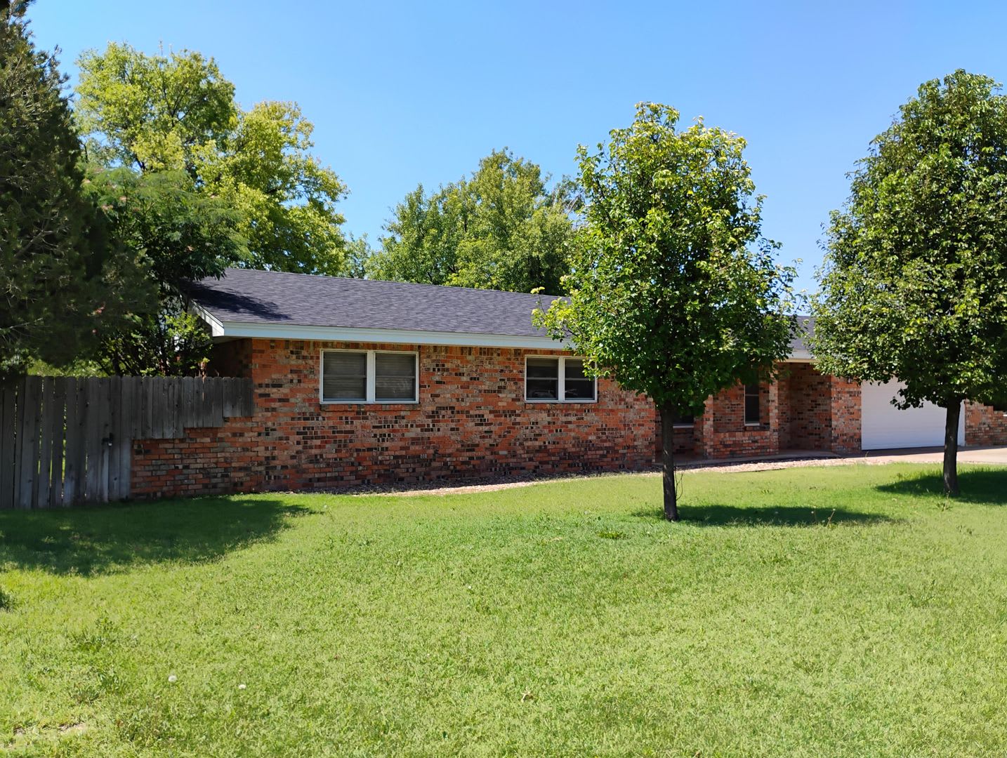 Beautiful 3 Bedroom Home, Zia School District! – photo 3