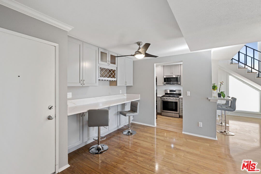 5325 Newcastle Ave – photo 3