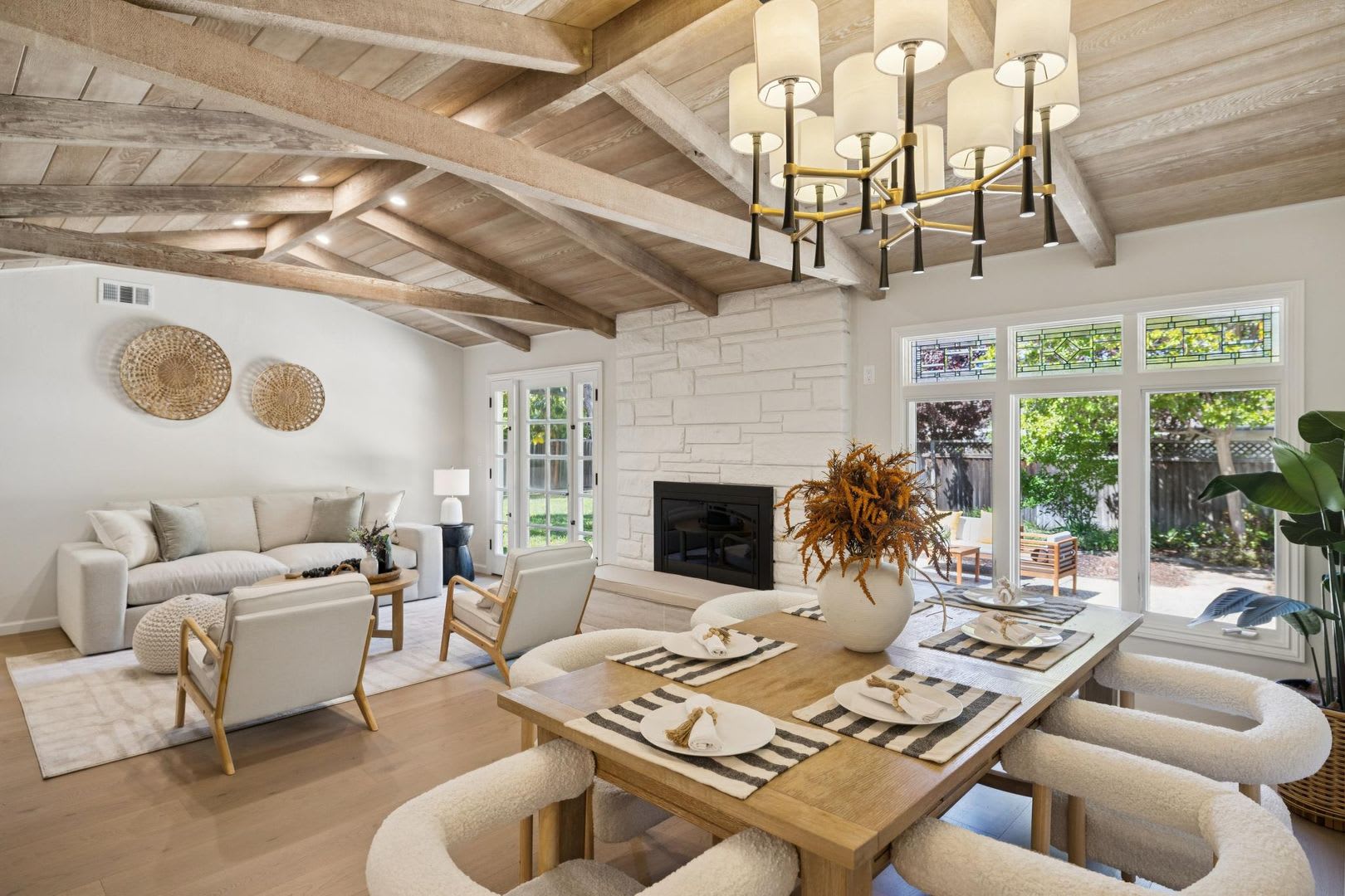 Updated 5BD Saratoga Home – photo 4