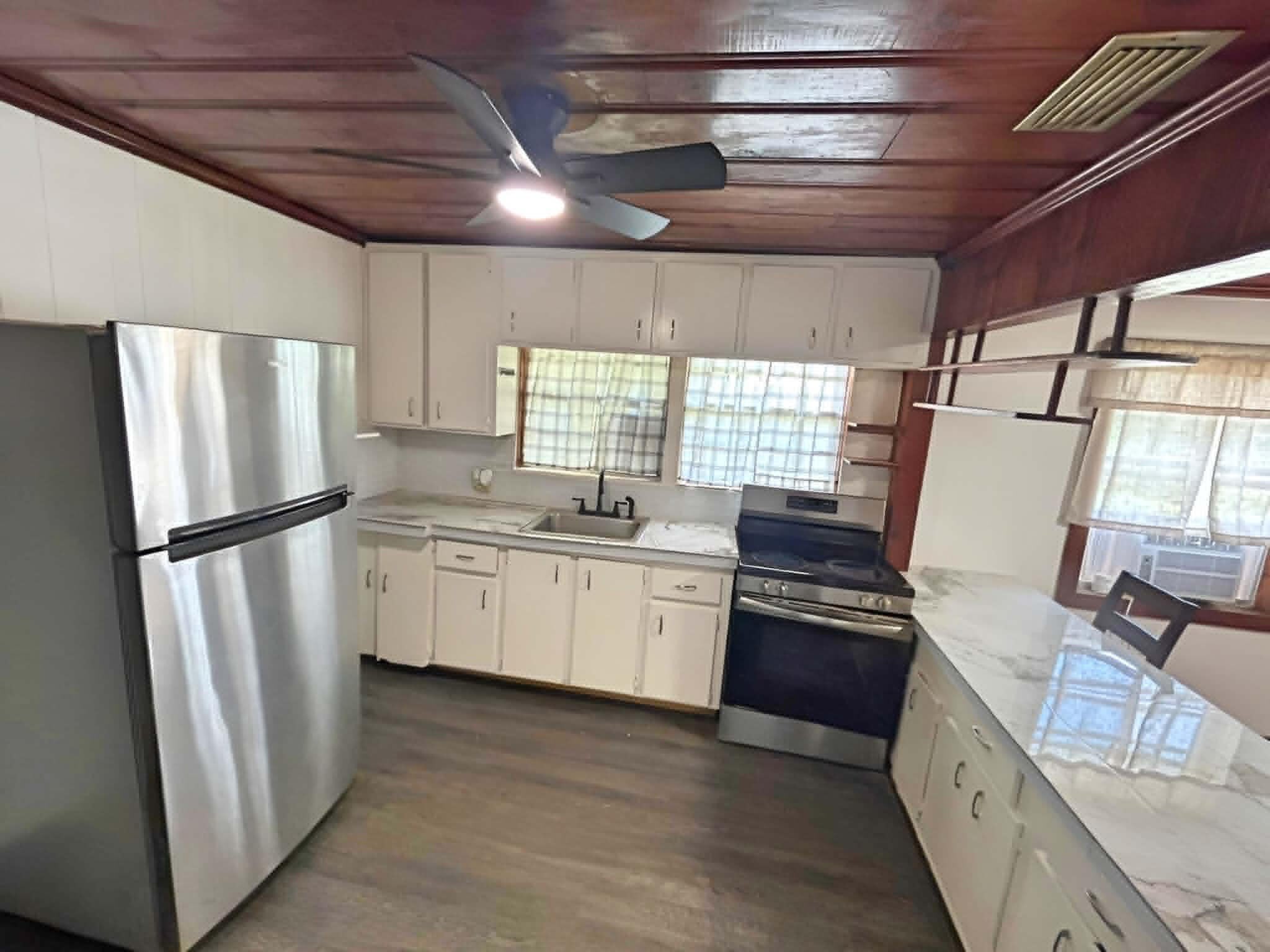 315 Avenue J – photo 3