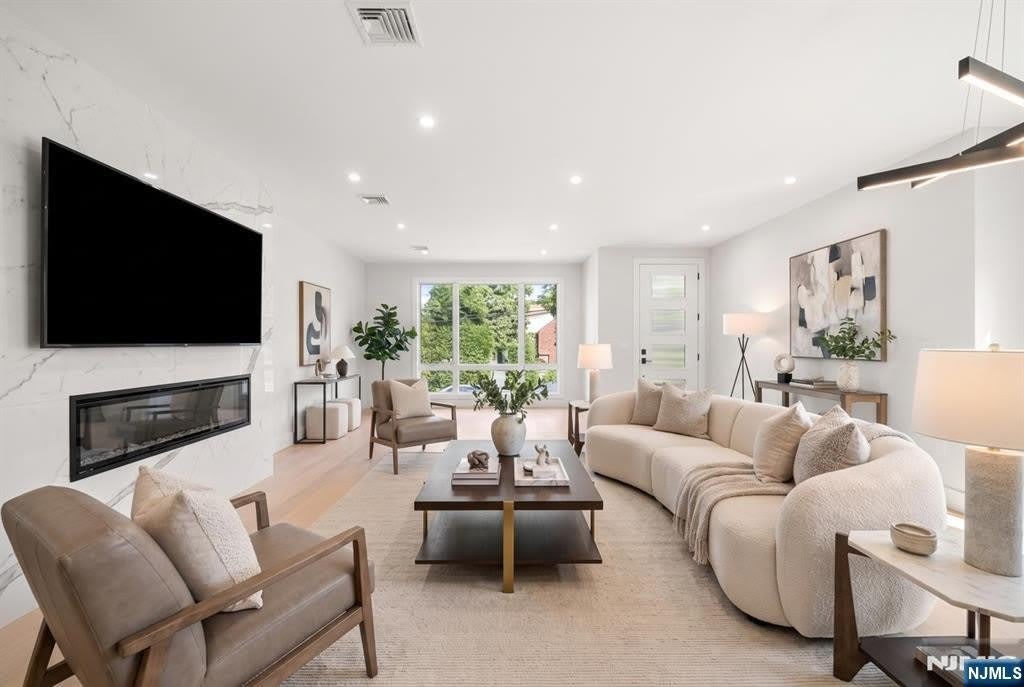 450 10Th Street – photo 2