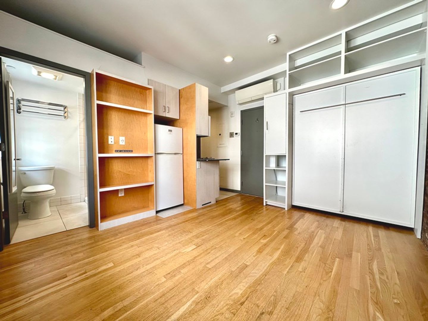 Stylish Beacon Hill Studio With Ac On Site Laundry – photo 4