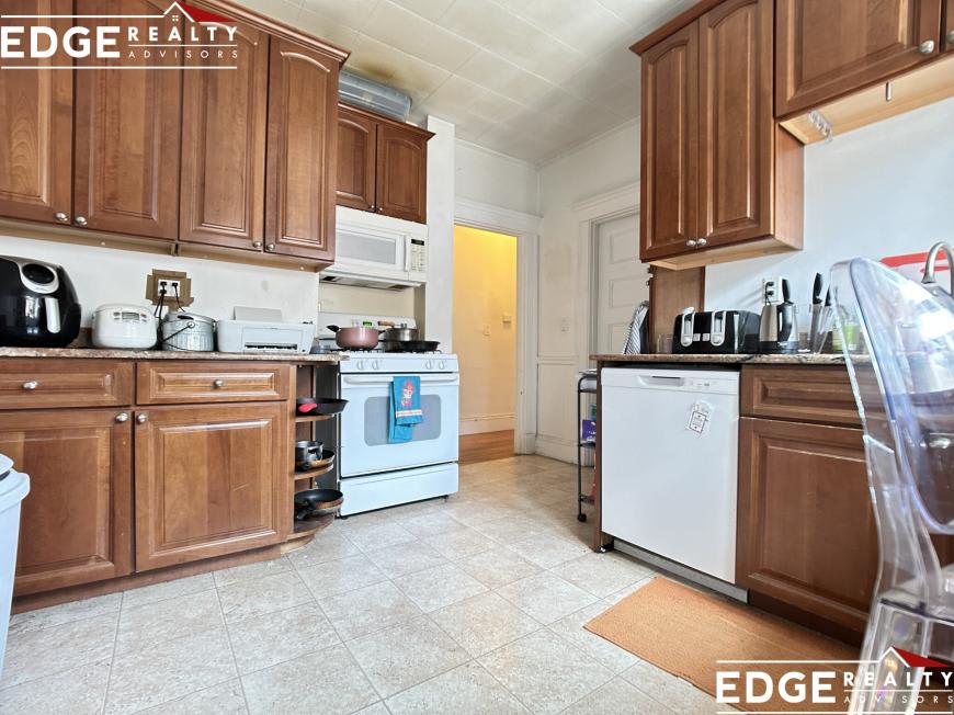 324 Faneuil St. – photo 2