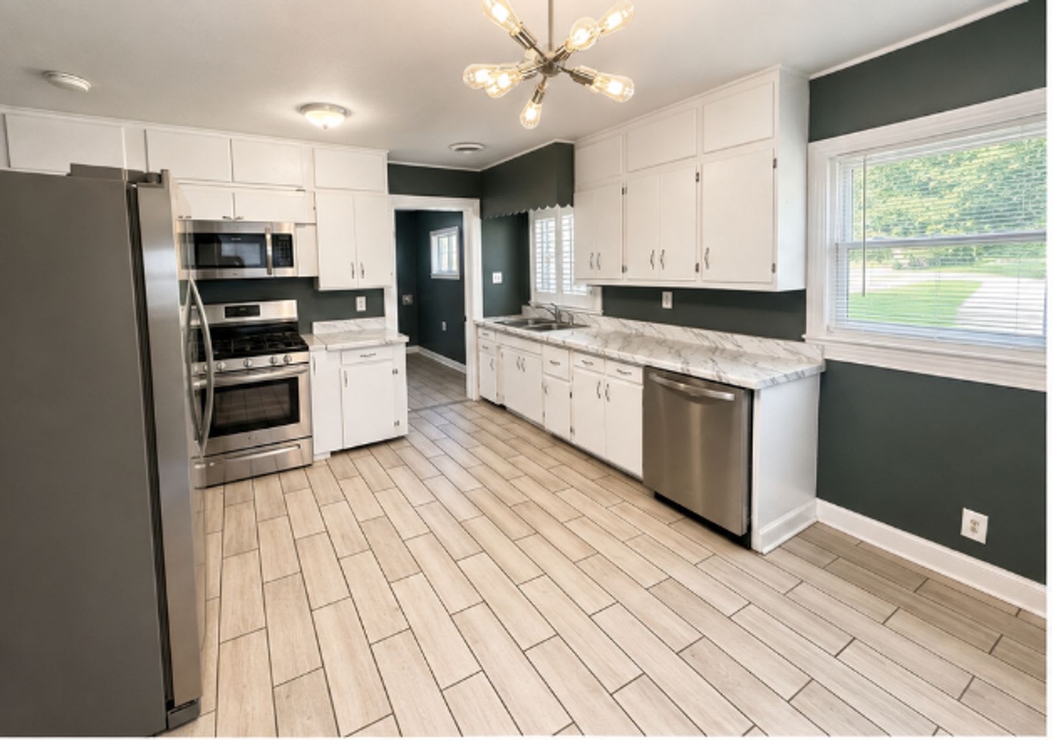 Charming Renovated Home with Private Pool! – photo 2