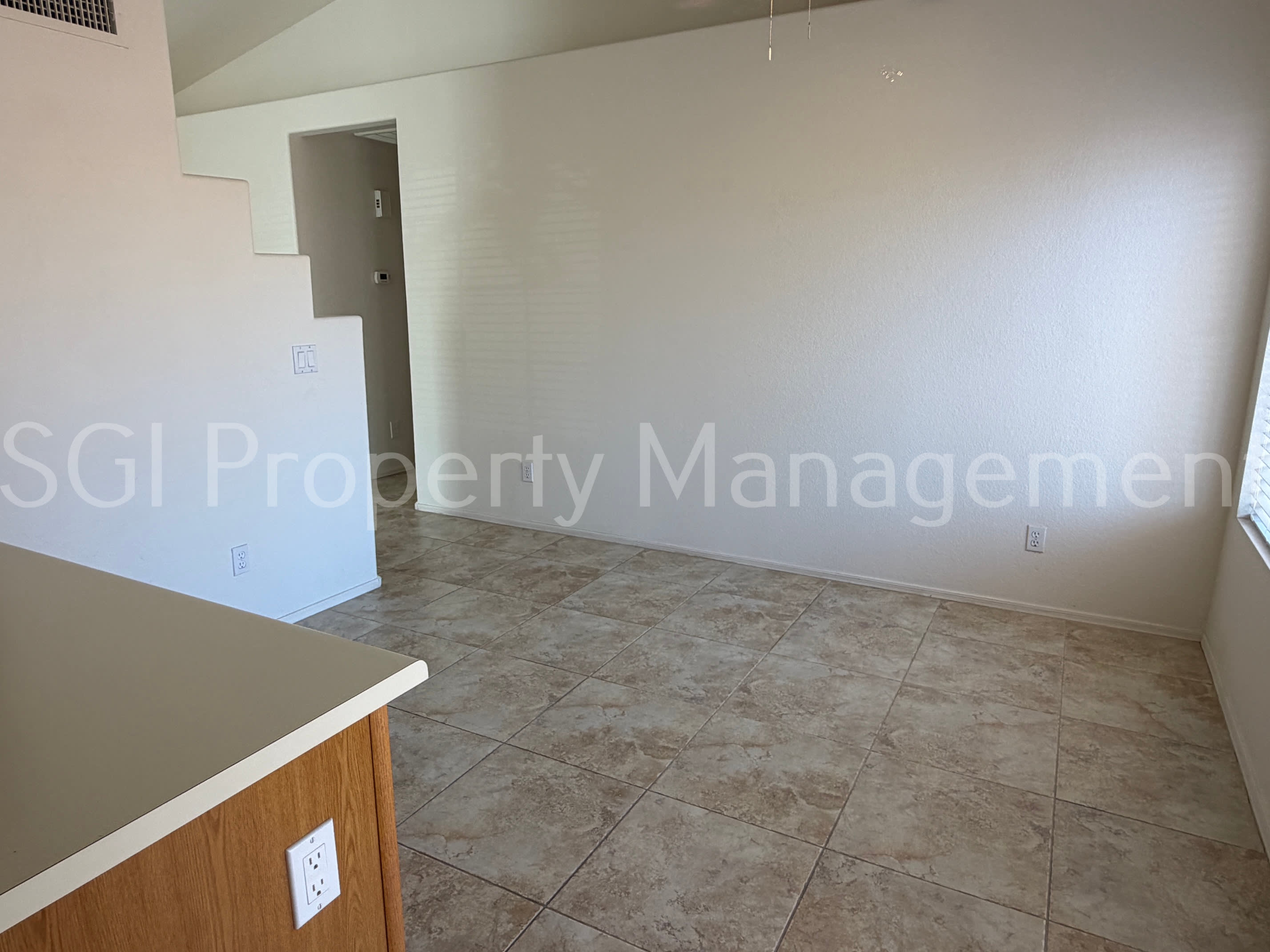 10318 W Missouri Ave – photo 3