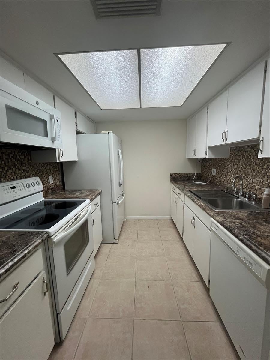 6910 S TRASK Street – photo 2
