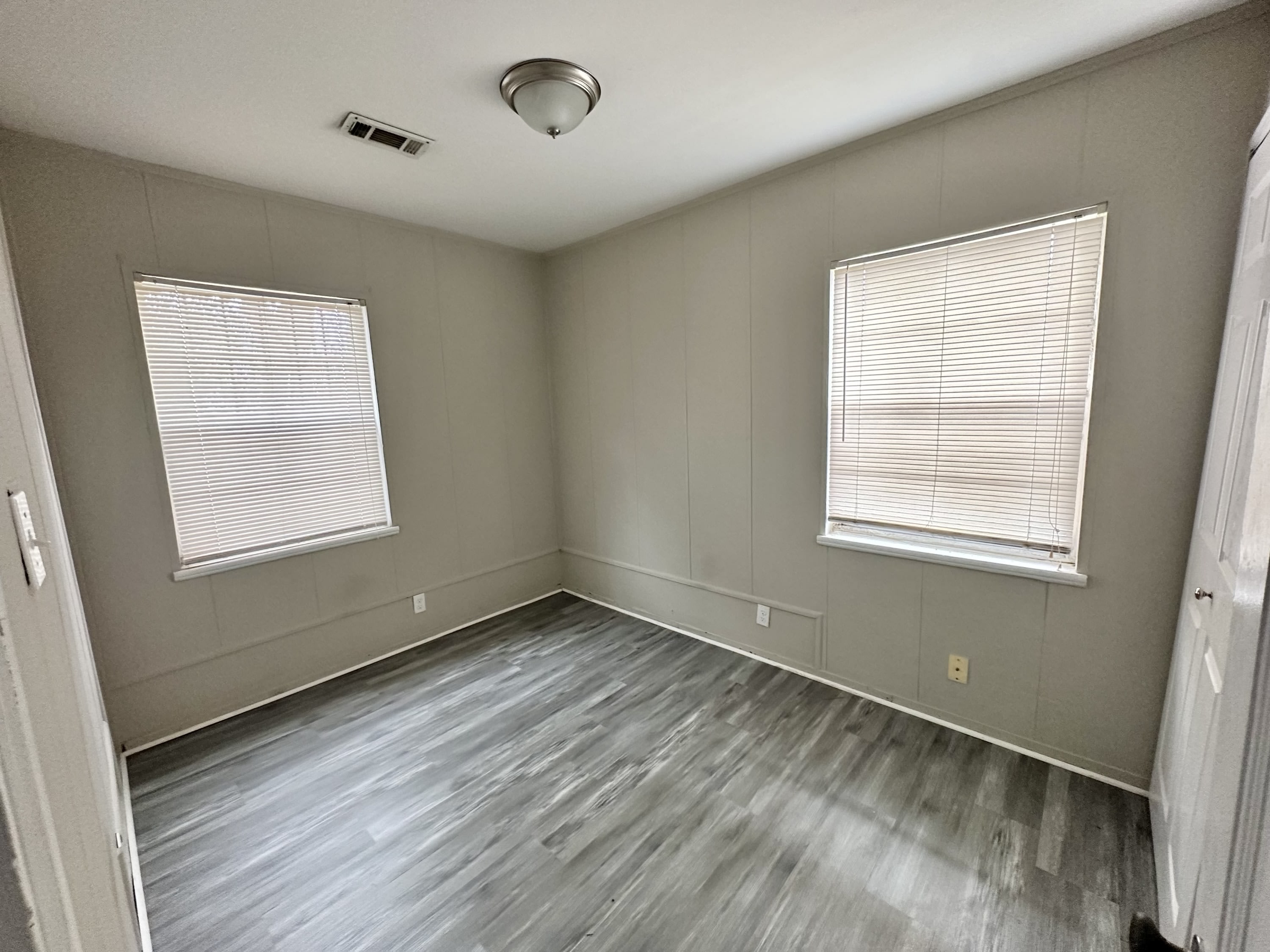 249 Gloria Road Southwest – photo 4