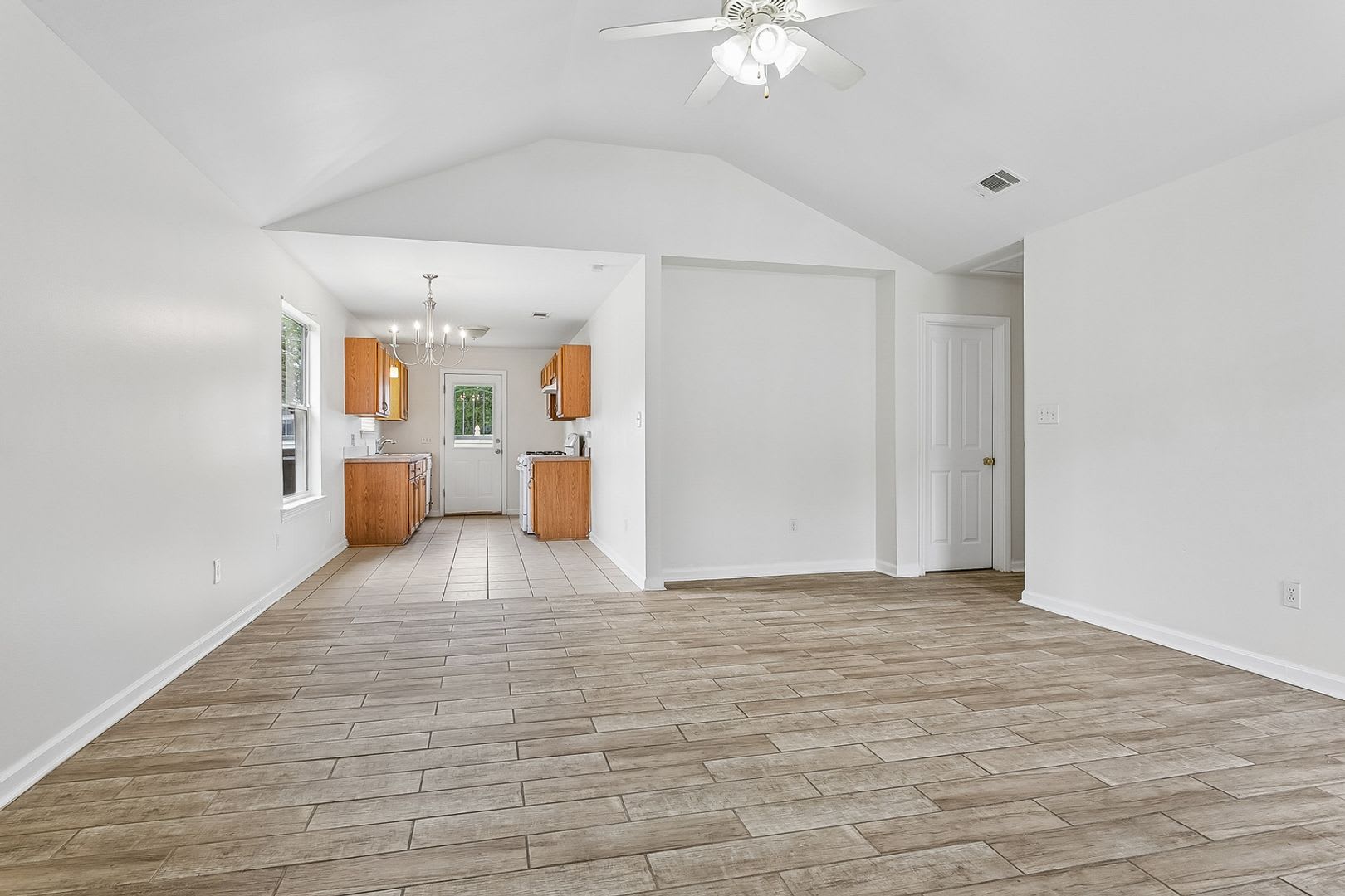 3531 Adrian St – photo 3