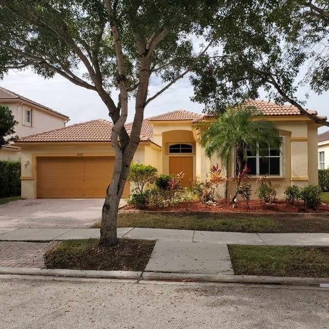 1002 Lavender Circle – photo 1