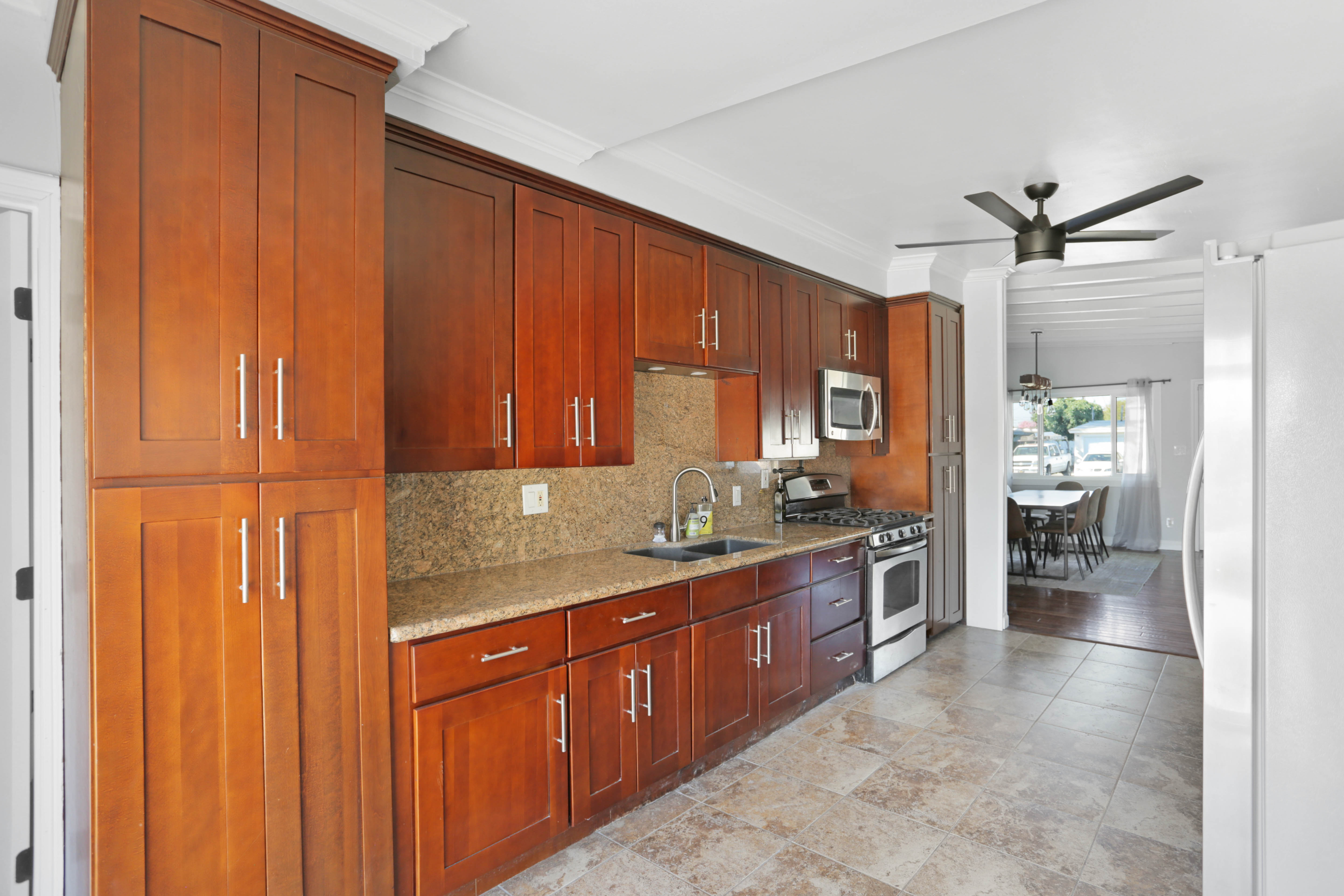 1271 Essex St – photo 4