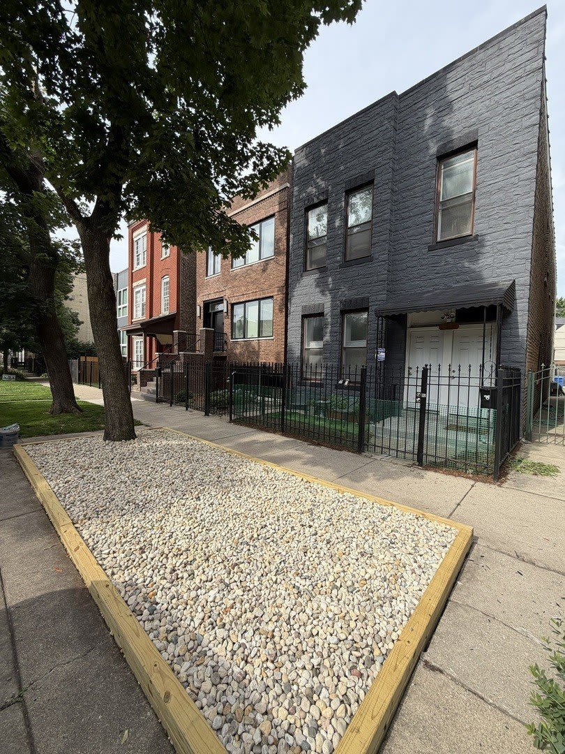 834 N Mozart Street – photo 1