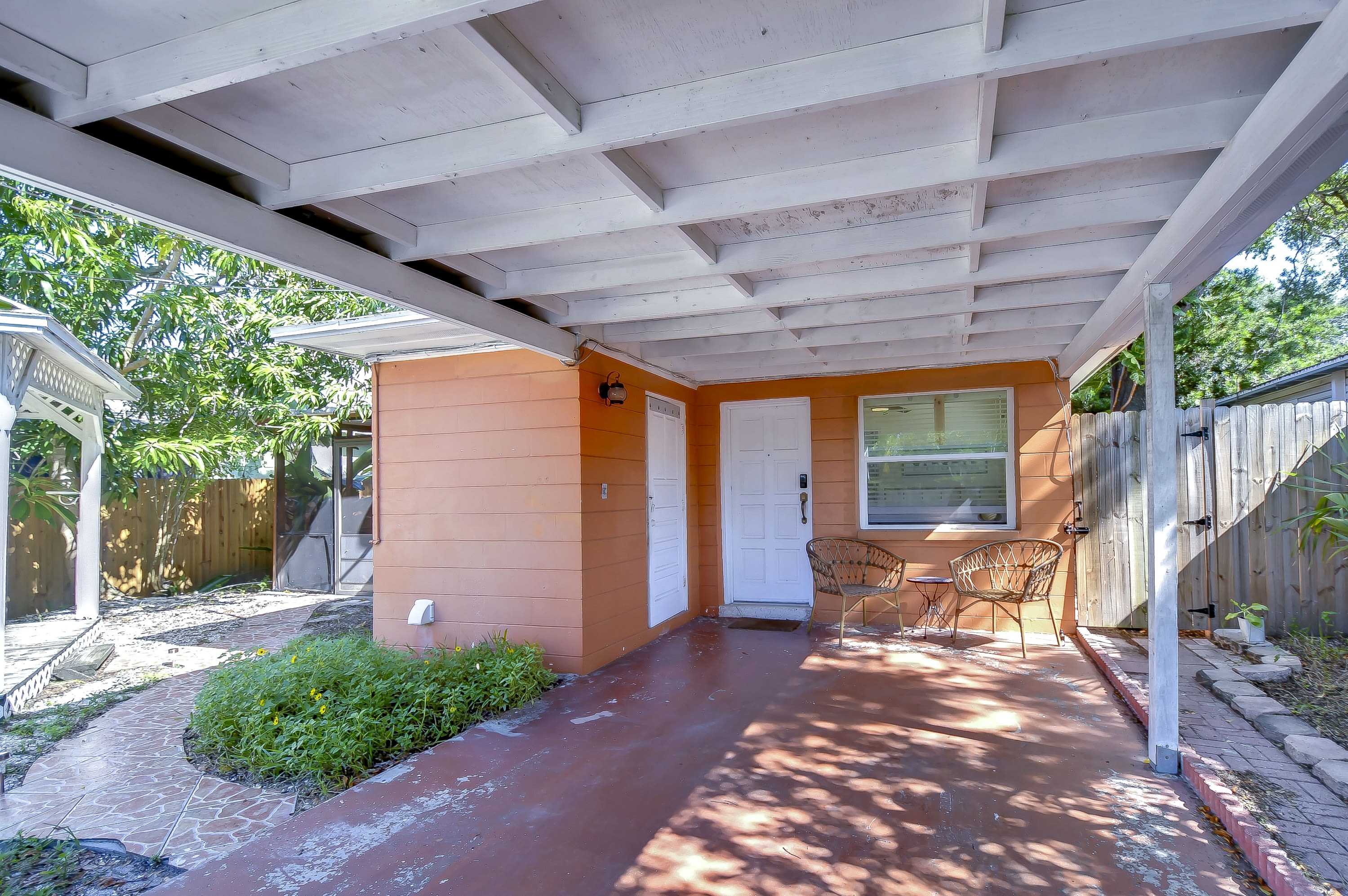 4944 5th Ave N #B – photo 1