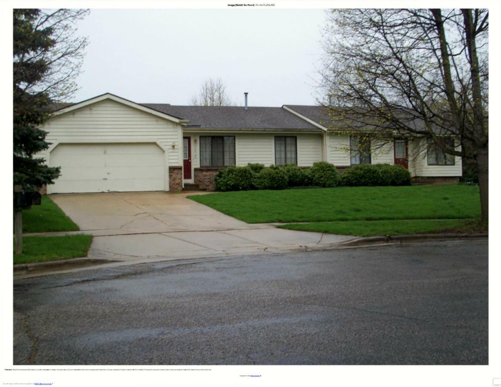 1216 Dale Court Northeast – photo 1