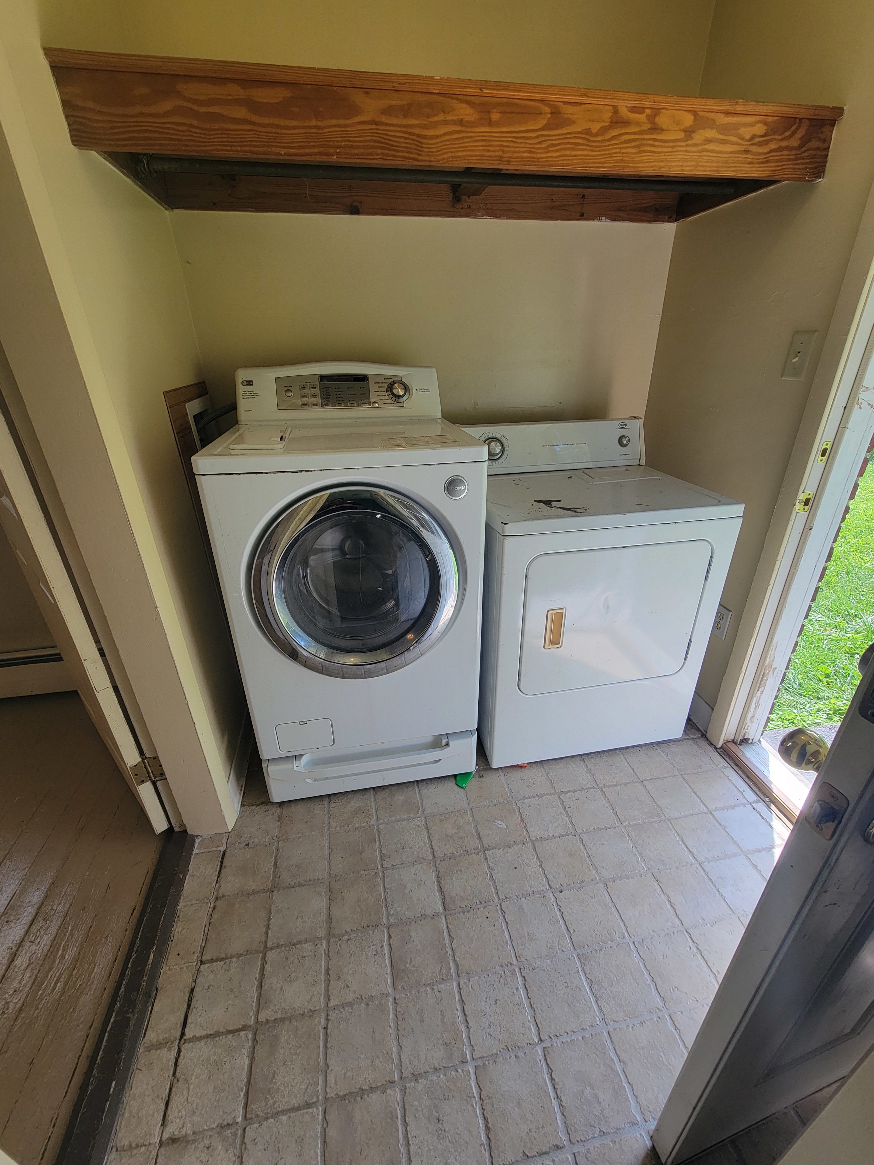127 Center St – photo 4