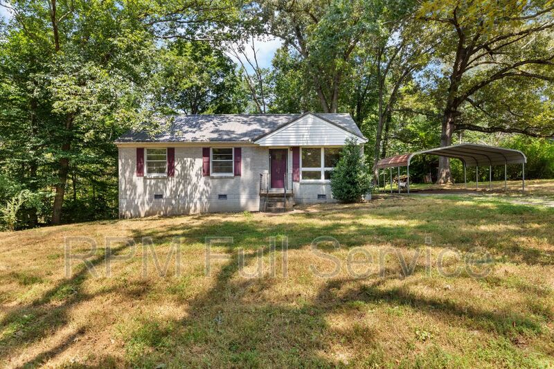 570 Carol Drive – photo 1