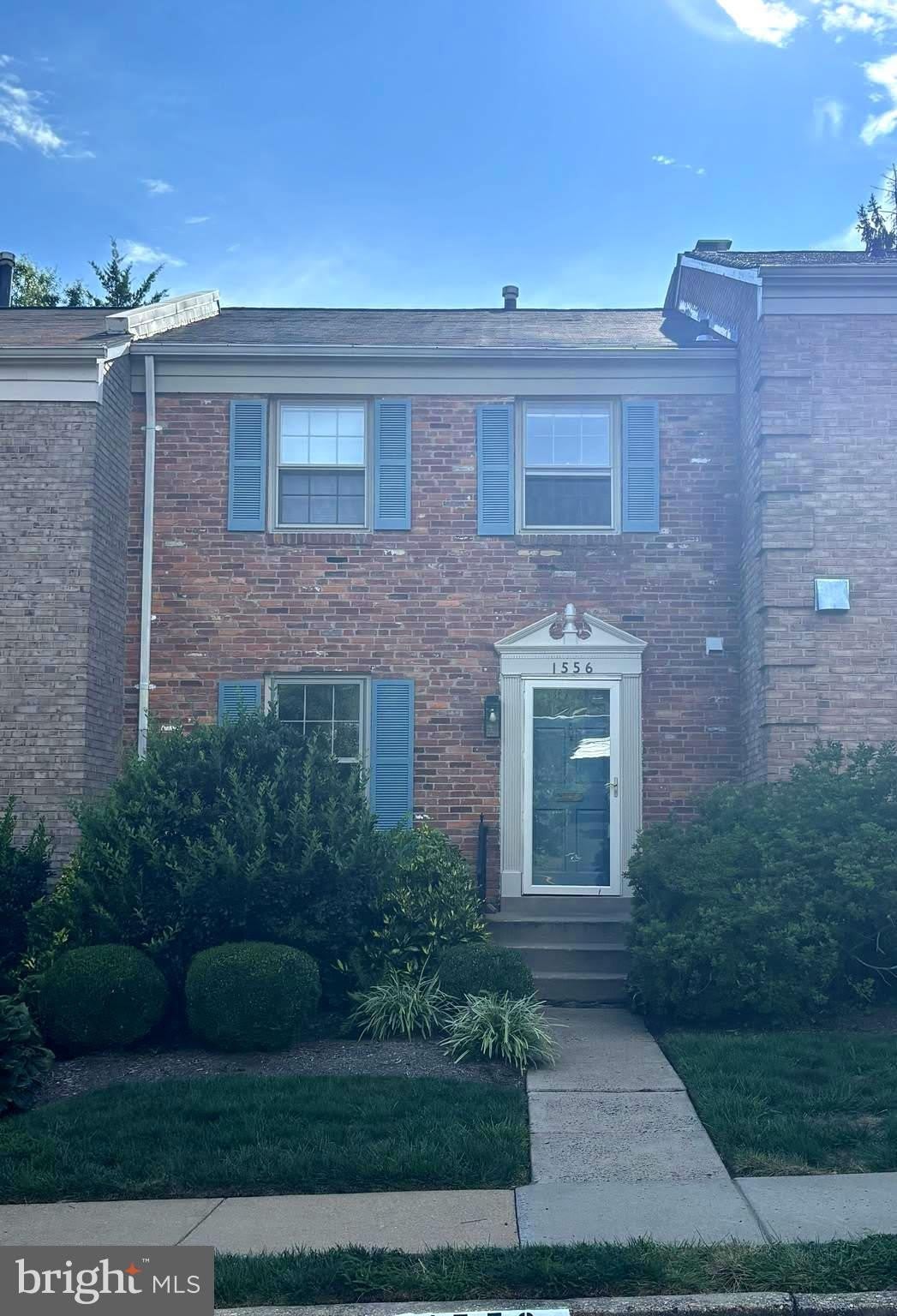 1556 WESTMORELAND Street – photo 1