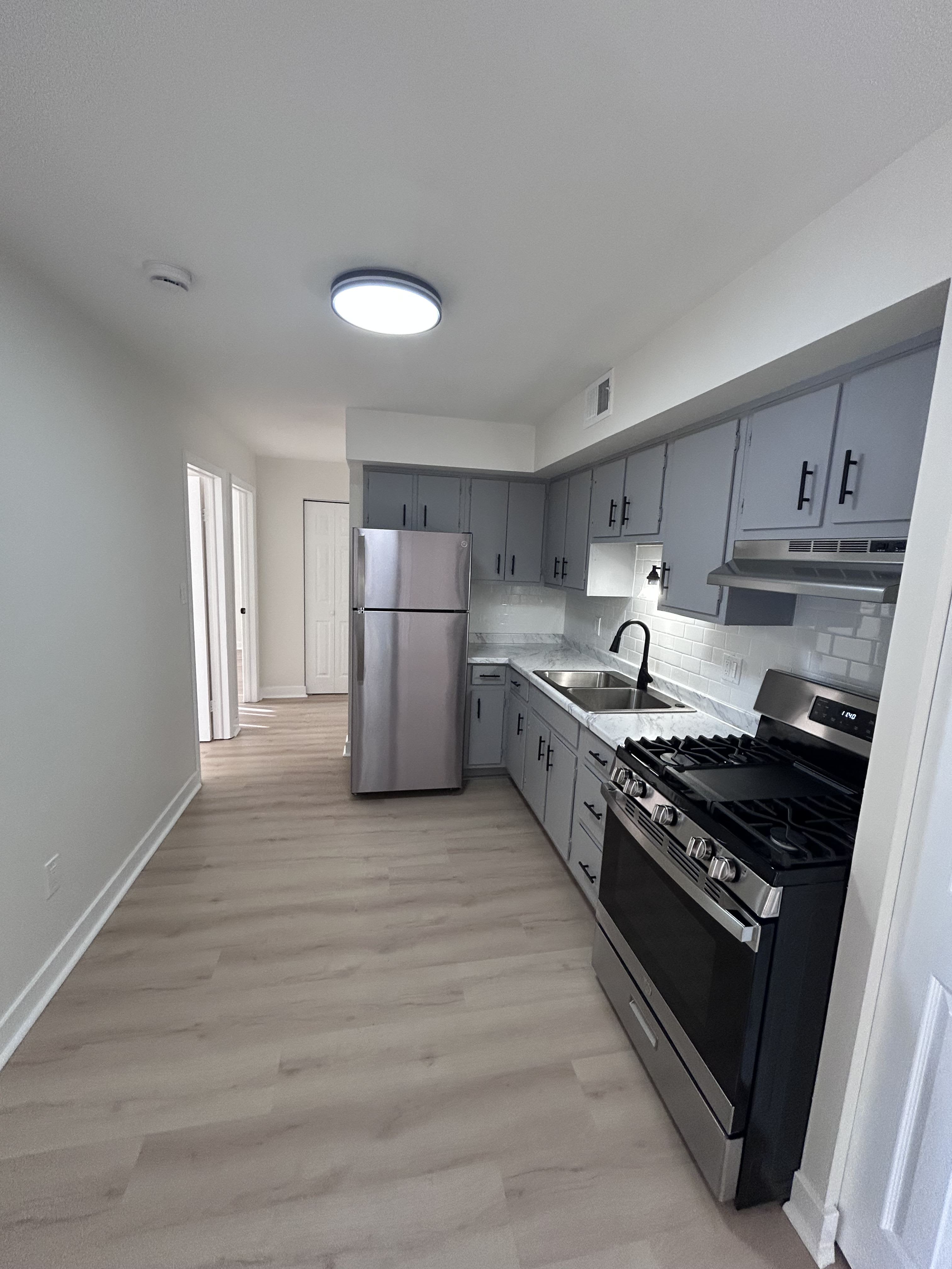 703 E 12th St – photo 1