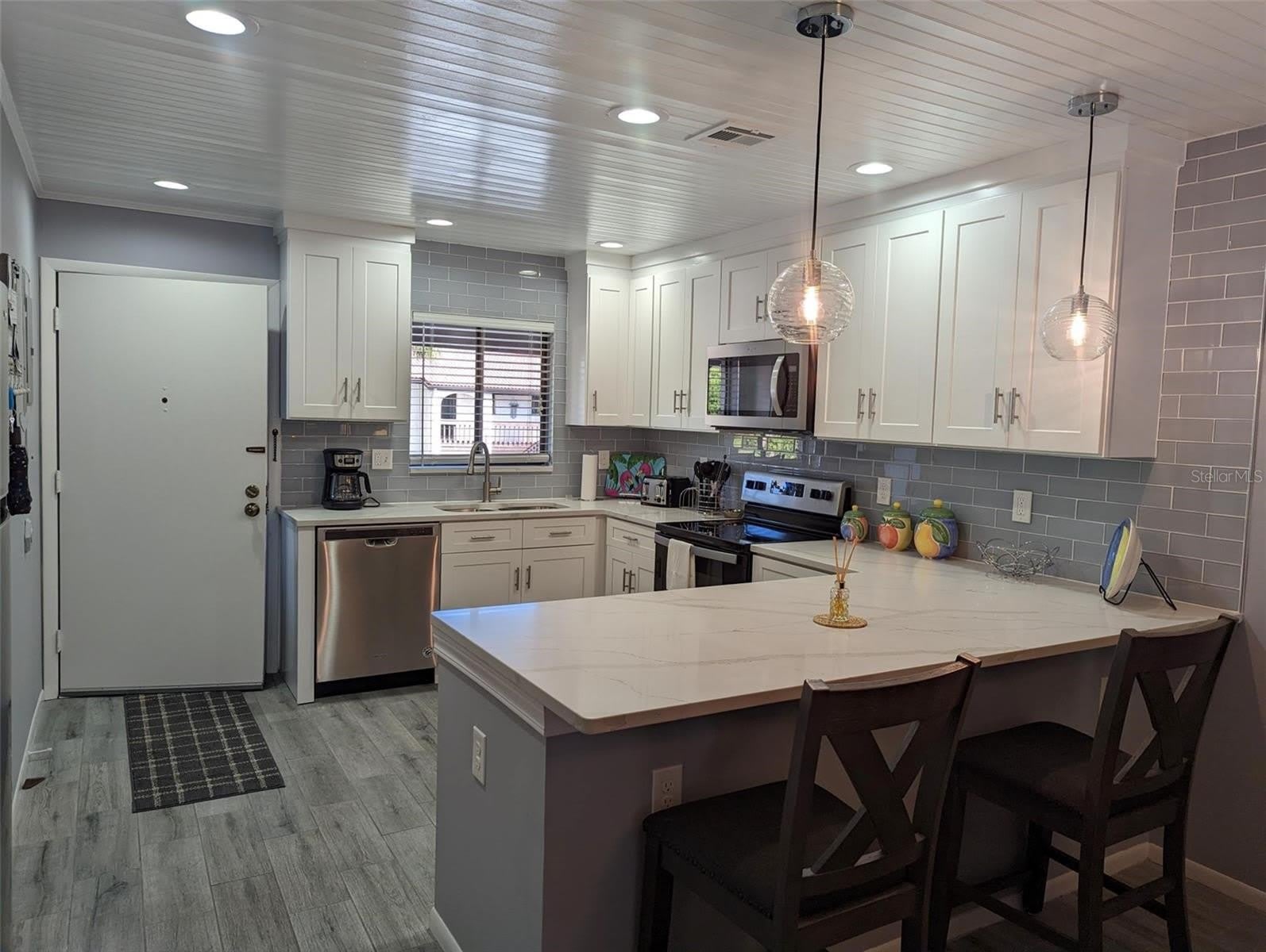 1634 STICKNEY POINT Road – photo 2