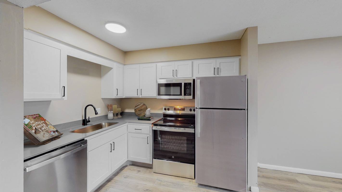 Westbrooke Glen Apartments – photo 2