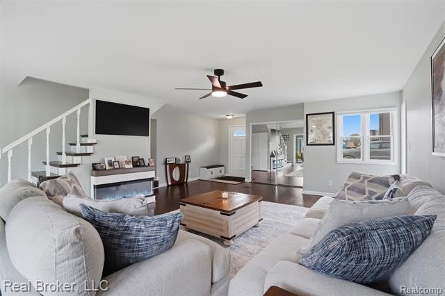 2299 Kingston Street – photo 4